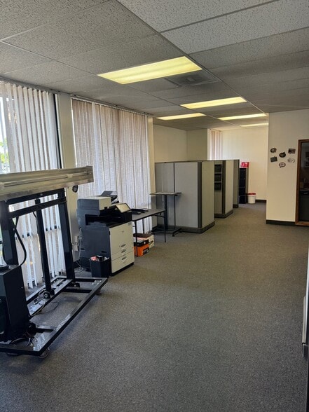 4980 W Amelia Earhart, Salt Lake City, UT for lease - Building Photo - Image 2 of 7