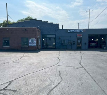 Kinnickinnic Ave Corner Redevelopment portfolio of 3 properties for sale on LoopNet.ca - Building Photo - Image 3 of 4