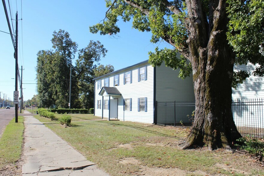1225 Bailey Ave, Jackson, MS à vendre - Photo du bâtiment - Image 2 de 16