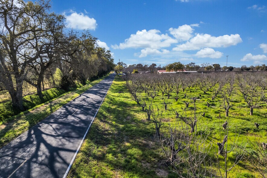 9503 Barber Rd, Galt, CA à vendre - Photo du bâtiment - Image 3 de 95