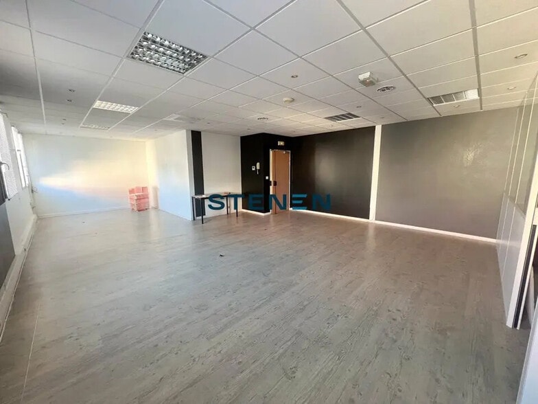 Bureau dans Éguilles à vendre - Photo intérieure - Image 2 de 5