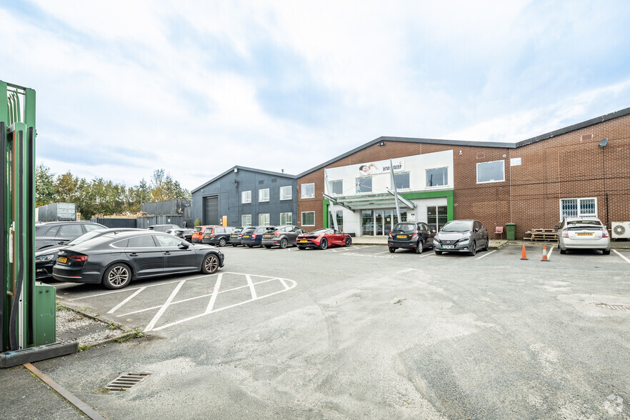 2 Api Holographics Astor Rd, Salford for lease - Primary Photo - Image 1 of 4