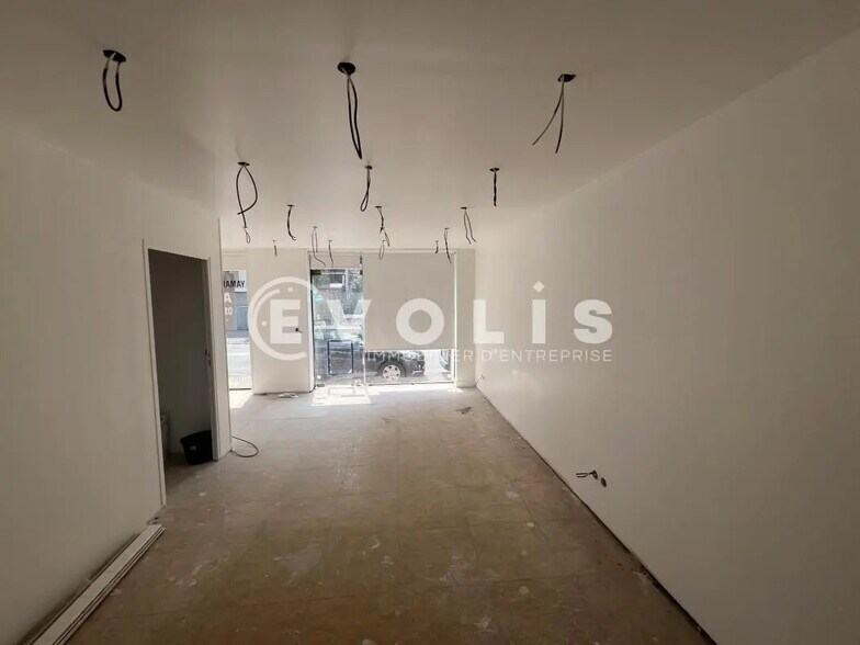 Office in Saint-Maur-des-Fossés for lease - Interior Photo - Image 2 of 9