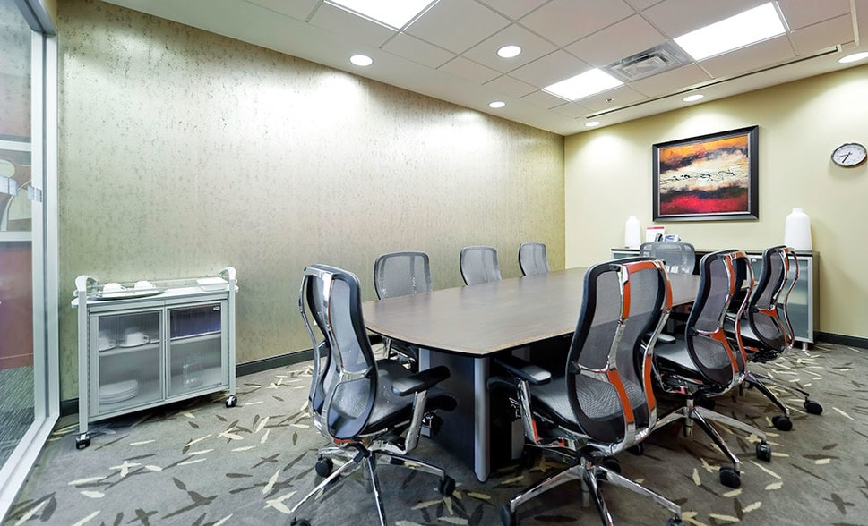 2572 Boul Daniel Johnson, Laval, QC à louer - Photo intérieure - Image 3 de 10