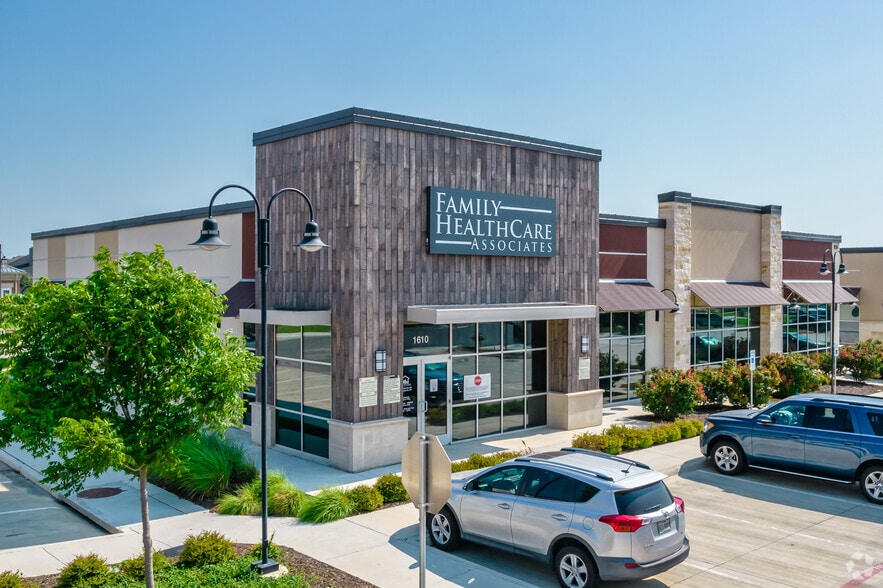 1610 Commons Cir, Argyle, TX for lease - Building Photo - Image 2 of 4