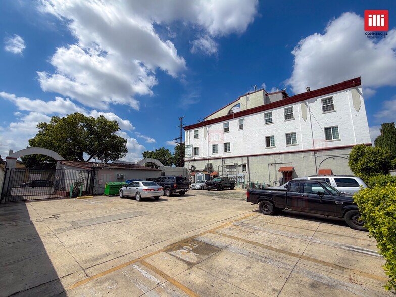 1325 Venice Blvd, Los Angeles, CA à louer - Photo du bâtiment - Image 3 de 7