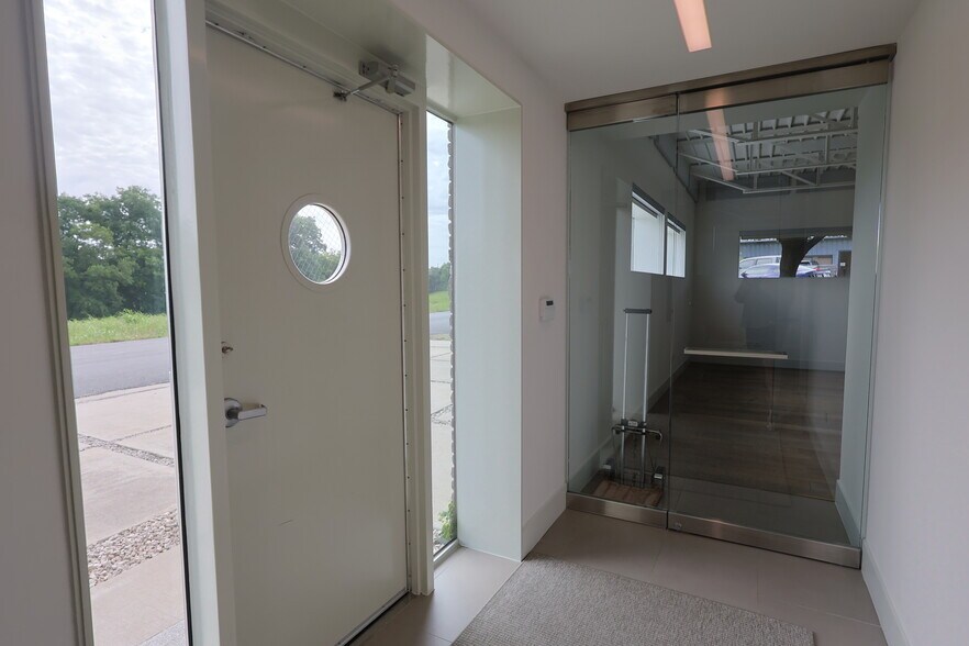 1111 Lagoon Dr, Dallas, TX à vendre - Photo intérieure - Image 2 de 13