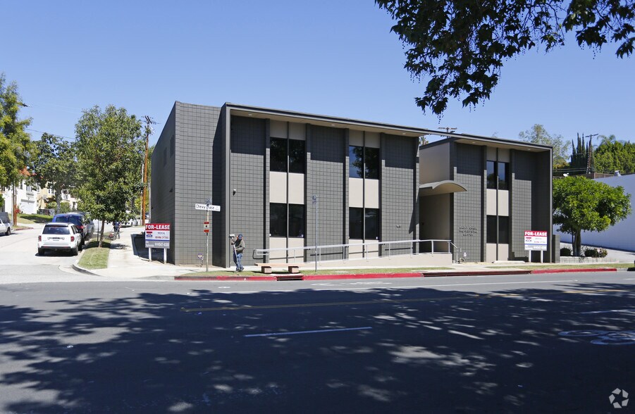 1451 Chevy Chase Dr, Glendale, CA à louer - Photo principale - Image 1 de 20