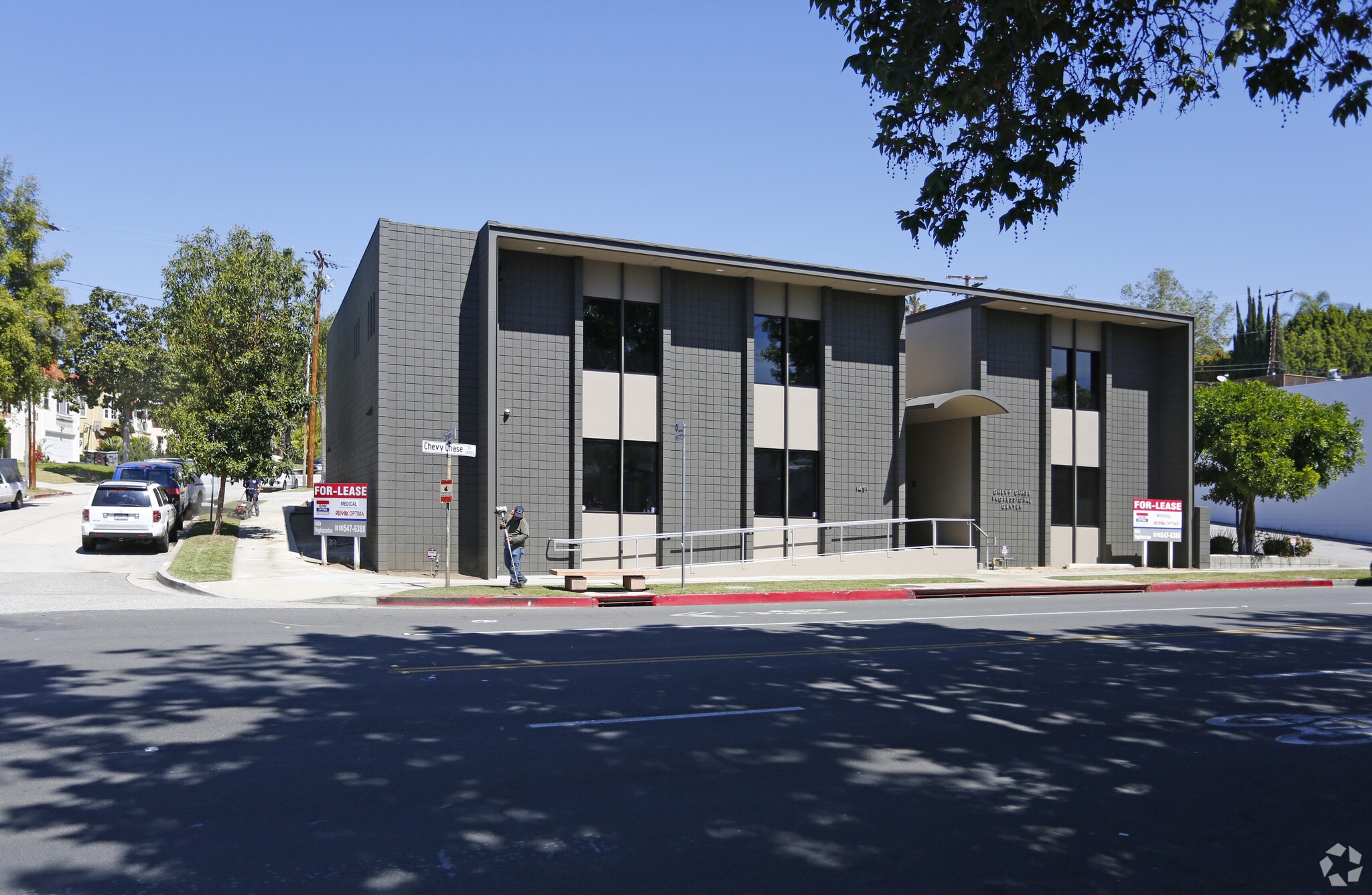 1451 Chevy Chase Dr, Glendale, CA for lease Primary Photo- Image 1 of 15