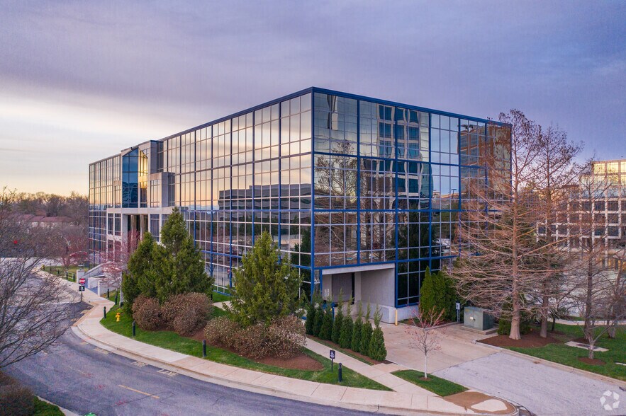 2 Cityplace Dr, Creve Coeur, MO à louer - Photo du bâtiment - Image 3 de 5