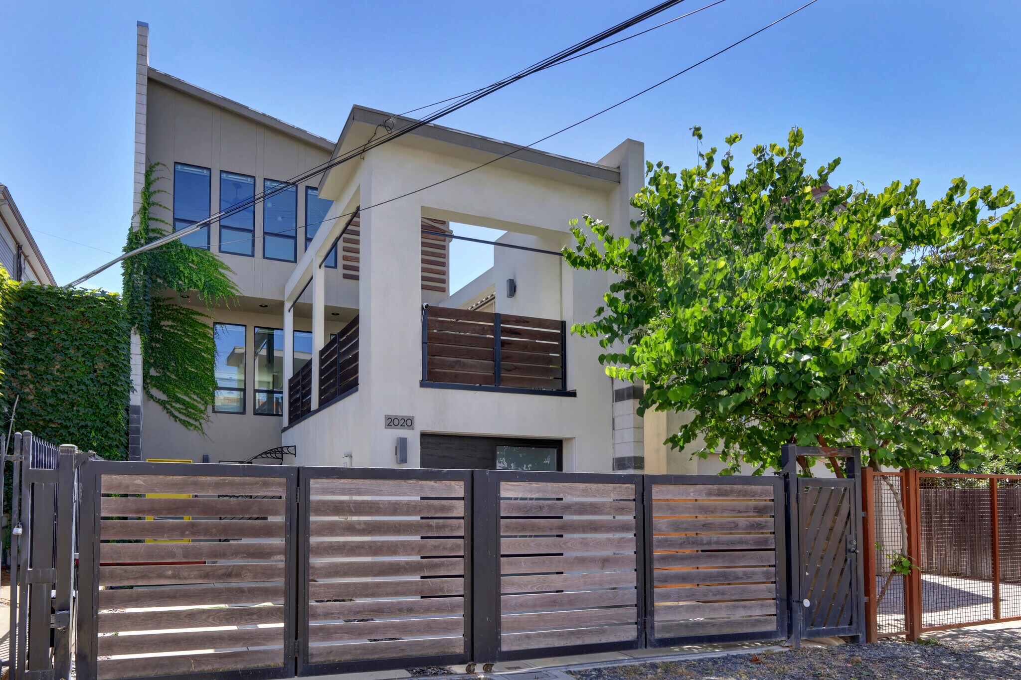 2020 Rice Aly, Sacramento, CA à vendre Photo principale- Image 1 de 14