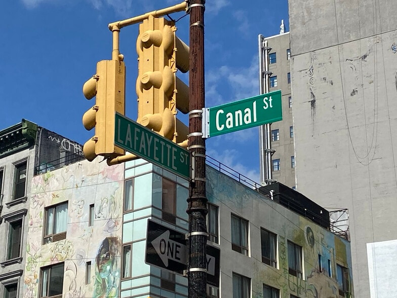 109 Lafayette St, New York, NY for sale - Building Photo - Image 3 of 4