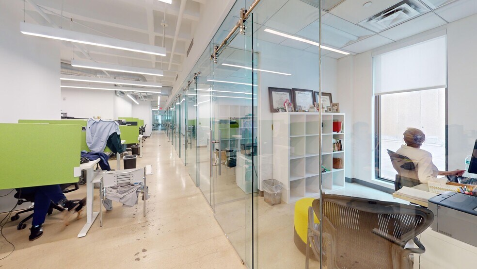 66-68 W Flagler St, Miami, FL à louer - Photo intérieure - Image 3 de 25