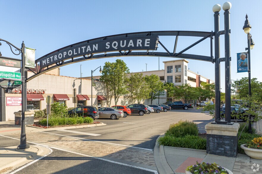 1518 Market St, Des Plaines, IL à louer - Photo du bâtiment - Image 2 de 31