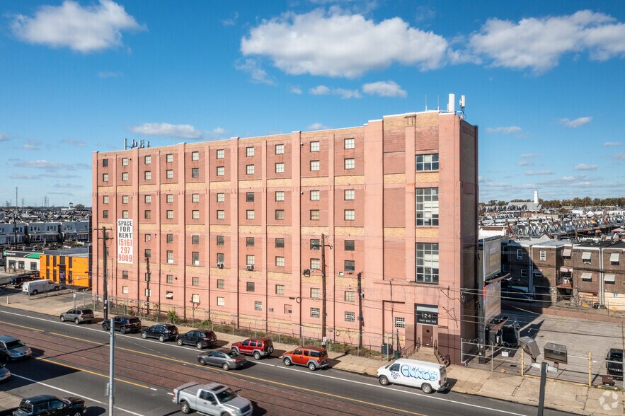 1241 E Erie Ave, Philadelphia, PA à louer - Photo du bâtiment - Image 2 de 6