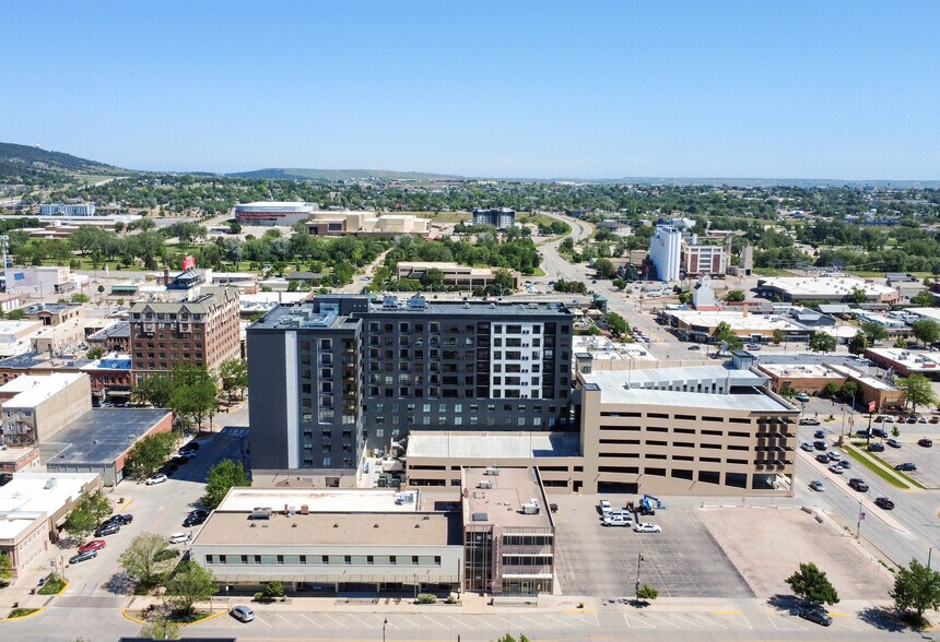 525 Saint Joseph St, Rapid City, SD à louer - Photo du bâtiment - Image 3 de 14