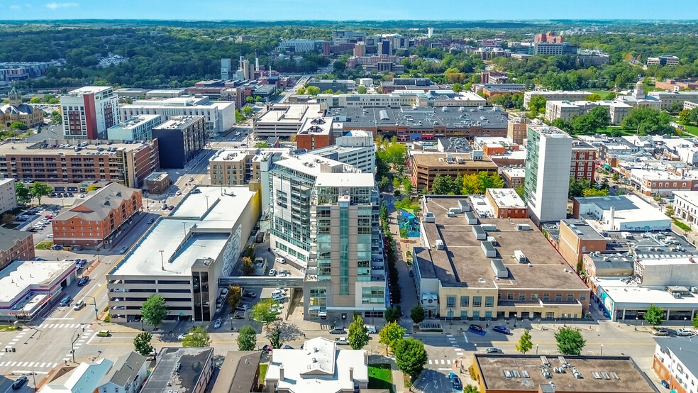 221 E College St, Iowa City, IA for sale - Building Photo - Image 2 of 7