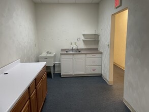 105 Water St, New Stanton, PA à louer Photo intérieure- Image 2 de 8