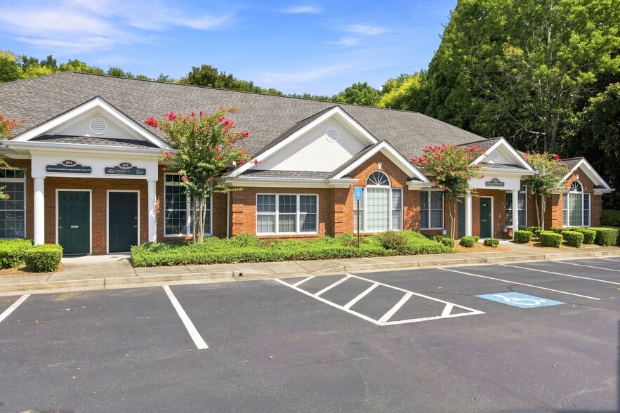 802-804 Macy Dr, Roswell, GA à vendre - Photo du bâtiment - Image 1 de 10