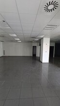 Retail in Rivas-Vaciamadrid, Madrid for lease Interior Photo- Image 2 of 9