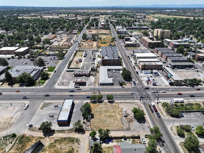 8905 & 8969 E Colfax Ave portfolio of 2 properties for sale on LoopNet.ca - Building Photo - Image 3 of 10