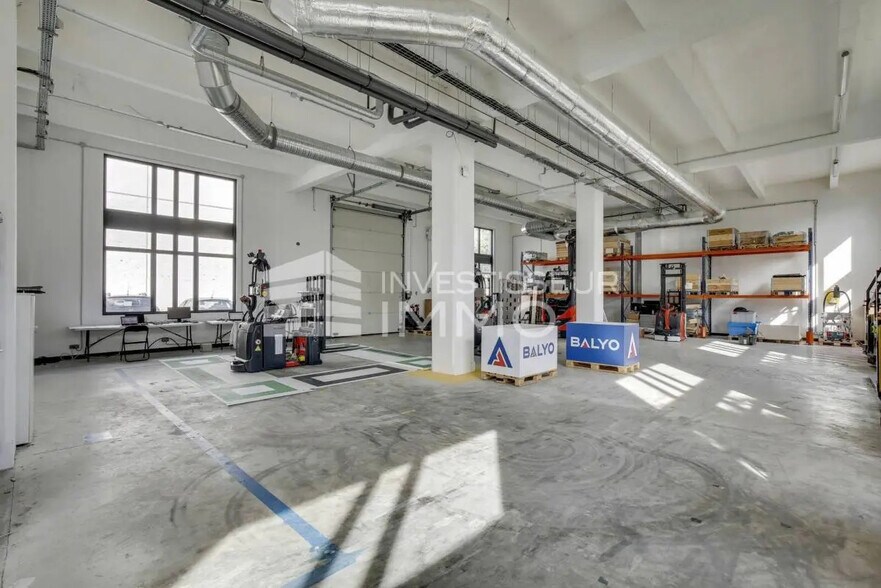 Bureau dans Ivry-sur-Seine à louer - Photo du bâtiment - Image 3 de 17