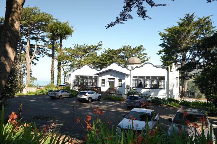 496 6th St, Montara, CA à vendre - Photo du bâtiment - Image 2 de 44