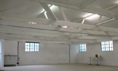 Bells Yew Green Rd, Tunbridge Wells à louer - Photo du bâtiment - Image 2 de 2