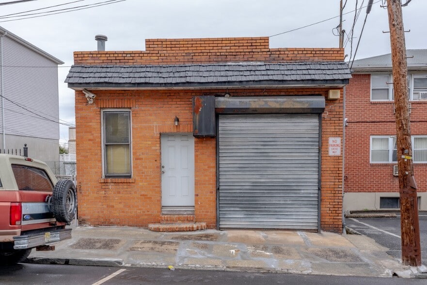 4319 Meadowview Ave, North Bergen, NJ for lease - Building Photo - Image 1 of 19