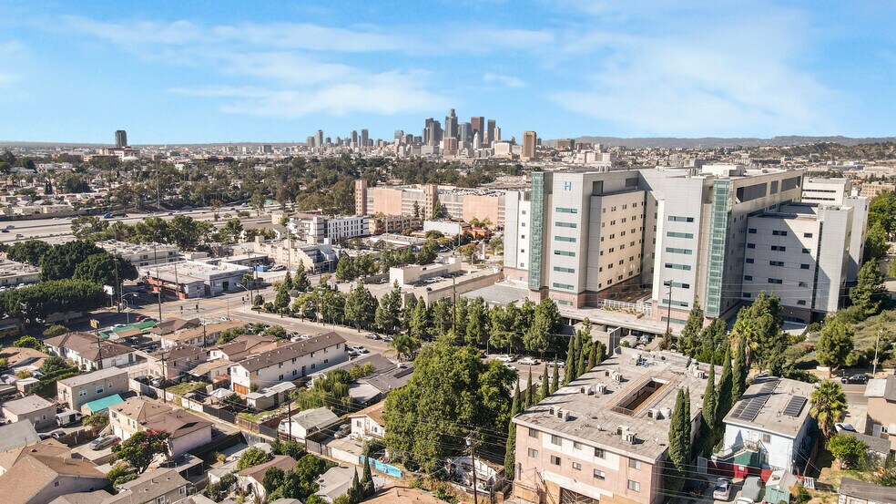 1140 Chicago St, Los Angeles, CA à vendre - Photo du bâtiment - Image 3 de 15