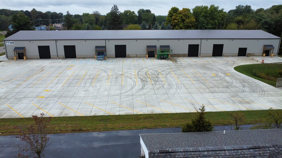 7749 E MI State Road 36, Whitmore Lake, MI à louer - Aérien - Image 3 de 6