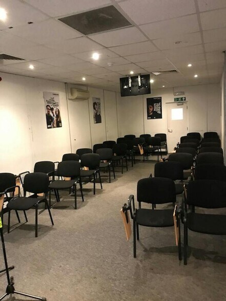 7-11 Bridge St, Guildford à louer - Photo du bâtiment - Image 2 de 3