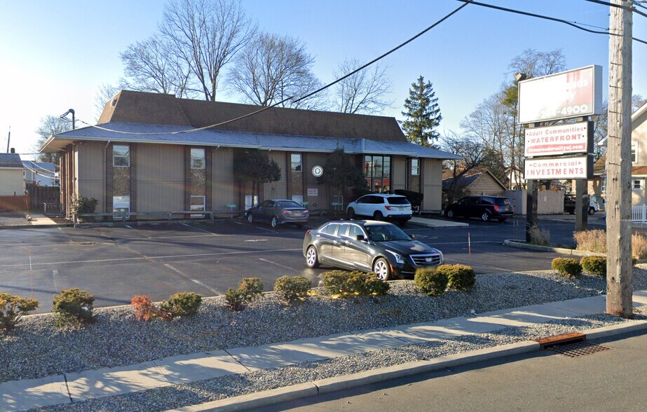 25 E Route 37, Toms River, NJ à louer - Photo du bâtiment - Image 2 de 24