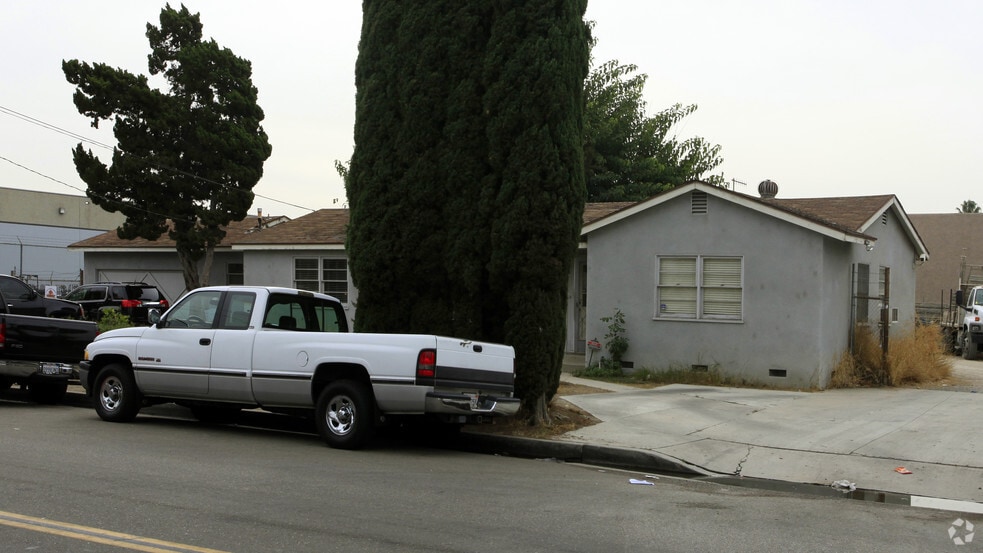732-740 W Grove Ave, Orange, CA for sale - Building Photo - Image 2 of 2
