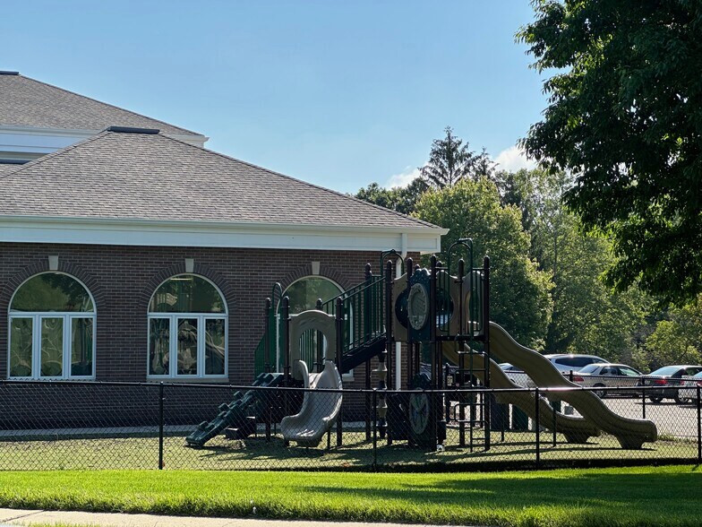 3424 Ep True Pky, West Des Moines, IA à vendre - Photo du bâtiment - Image 3 de 11