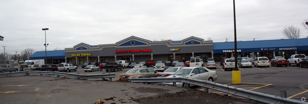 709 N Main St, North Syracuse, NY for lease - Primary Photo - Image 1 of 5