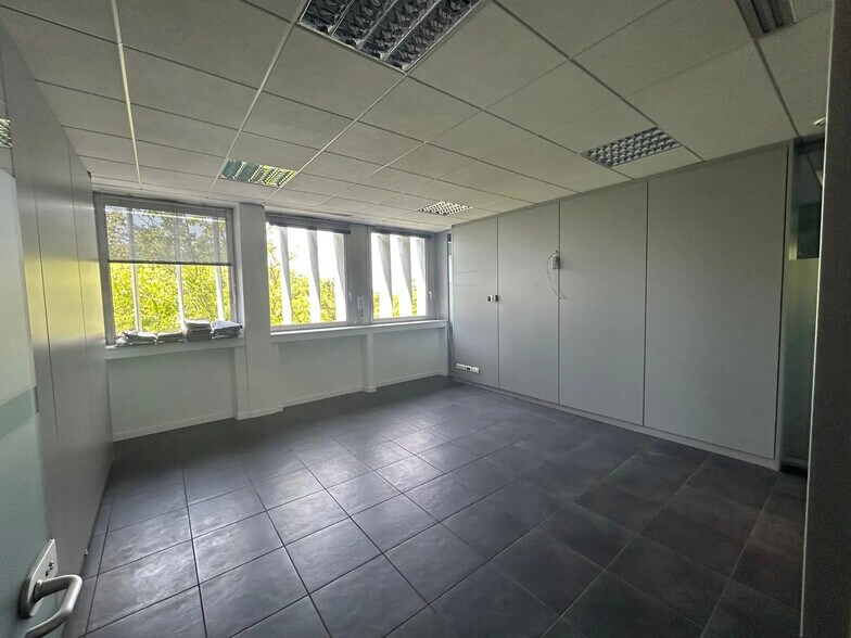 54 Avenue De Hambourg, Marseille for lease - Building Photo - Image 3 of 12