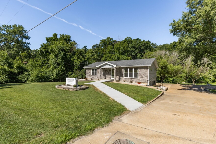 535 Elm St, Hillsboro, MO for sale - Building Photo - Image 2 of 59