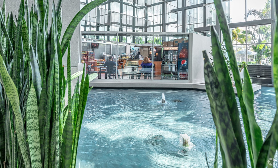 301 E Yamato Rd, Boca Raton, FL for sale - Interior Photo - Image 3 of 30