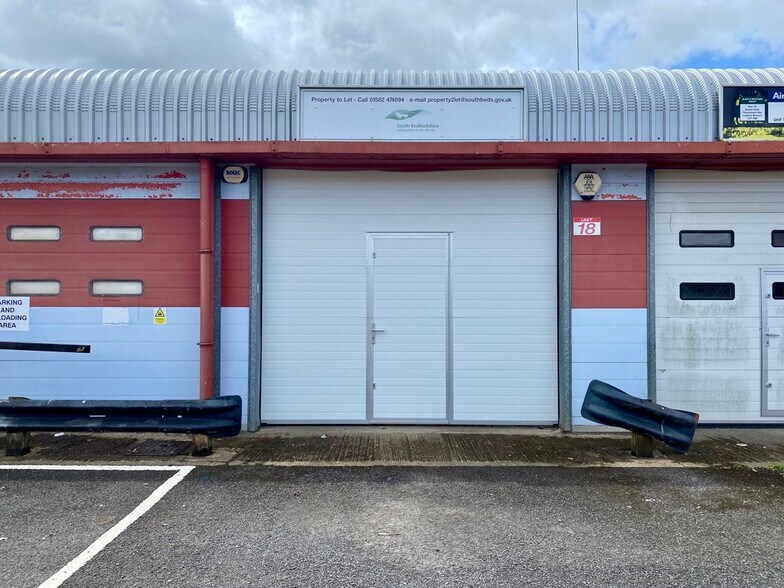 Acacia Clos, Leighton Buzzard à louer - Photo du bâtiment - Image 1 de 1