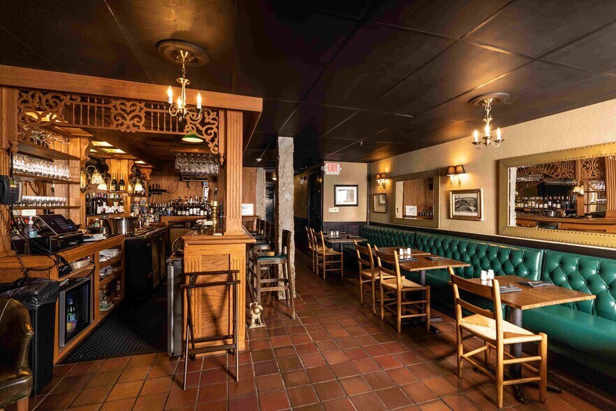 121 E Main St, Searsport, ME à vendre - Photo intérieure - Image 3 de 12