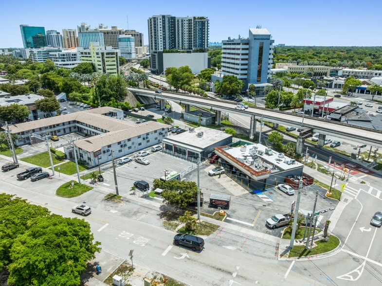 9711 SW 77th Ave, Miami, FL for sale - Building Photo - Image 3 of 6