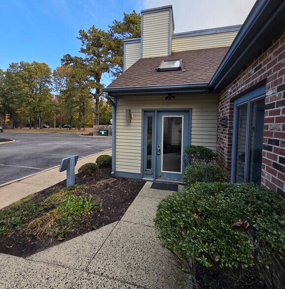 146 Lakeview Dr S, Gibbsboro, NJ à vendre - Photo du bâtiment - Image 3 de 4