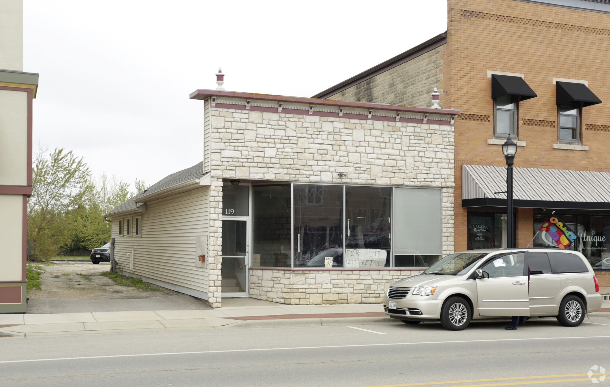 119 W Main St, Waunakee, WI for sale Primary Photo- Image 1 of 1