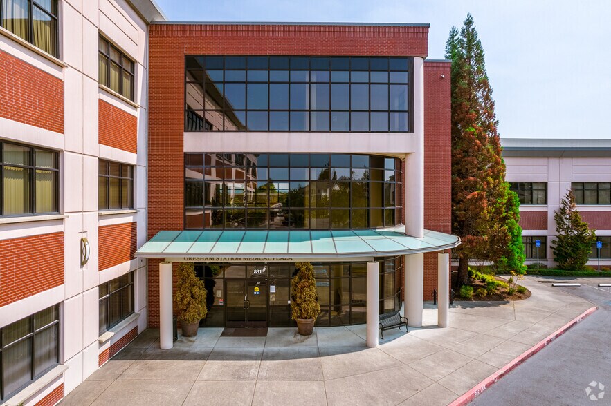 831 NW Council Dr, Gresham, OR à louer - Photo du bâtiment - Image 2 de 6