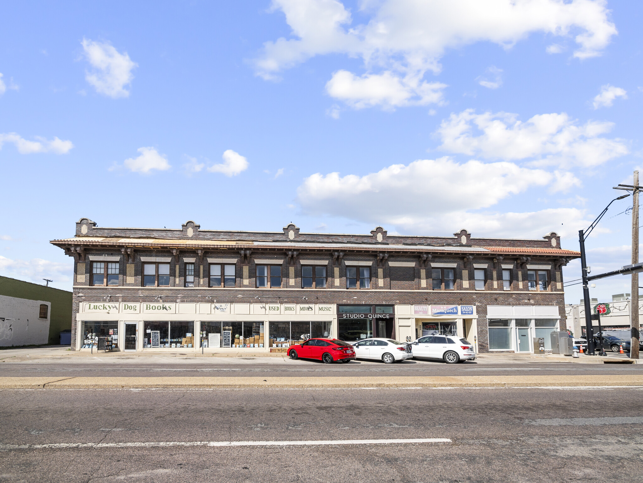 901 W Jefferson Blvd, Dallas, TX à louer Photo du bâtiment- Image 1 de 10