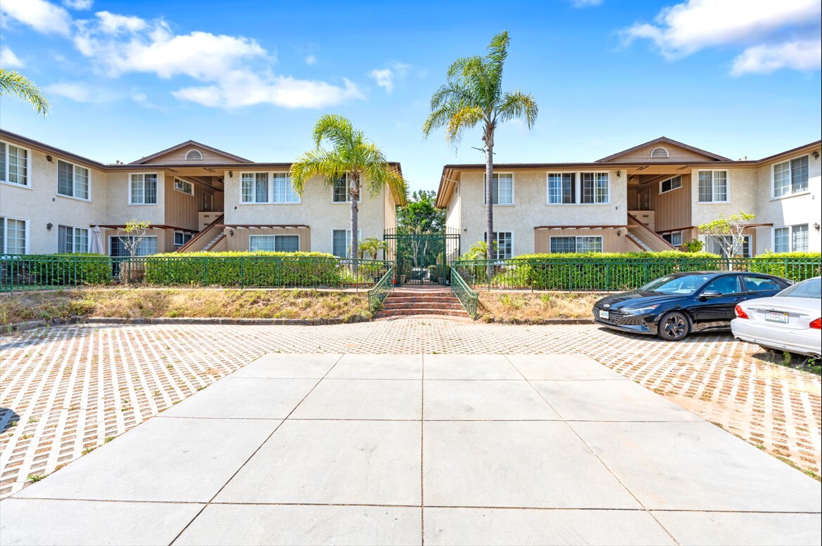 6640 W 86th Pl, Los Angeles, CA à vendre Photo principale- Image 1 de 1