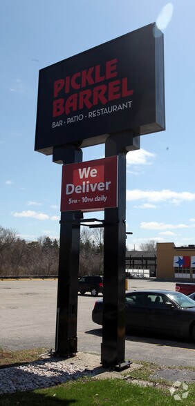17215 Yonge St, Newmarket, ON for lease - Building Photo - Image 3 of 3