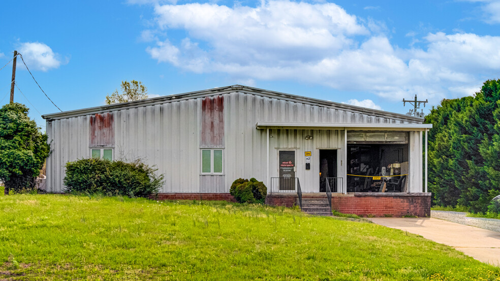 531 Banner Ave, Greensboro, NC à vendre - Photo du bâtiment - Image 1 de 1