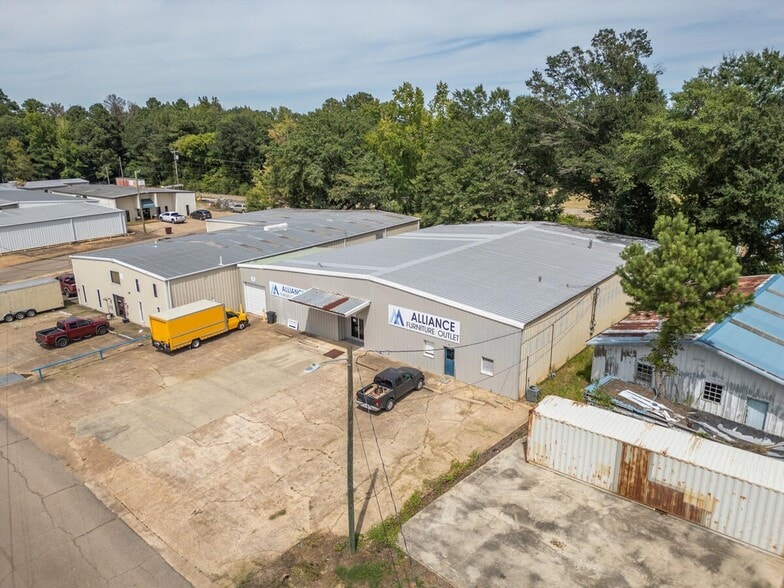 208 Conway Dr, Columbus, MS for sale - Building Photo - Image 2 of 21